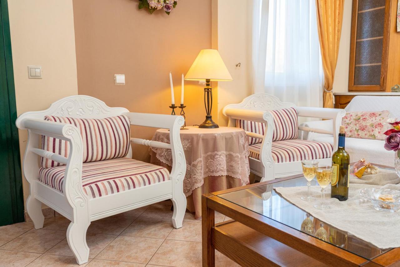 Artemis Superb 2 Bedroom 700 M Away From The *