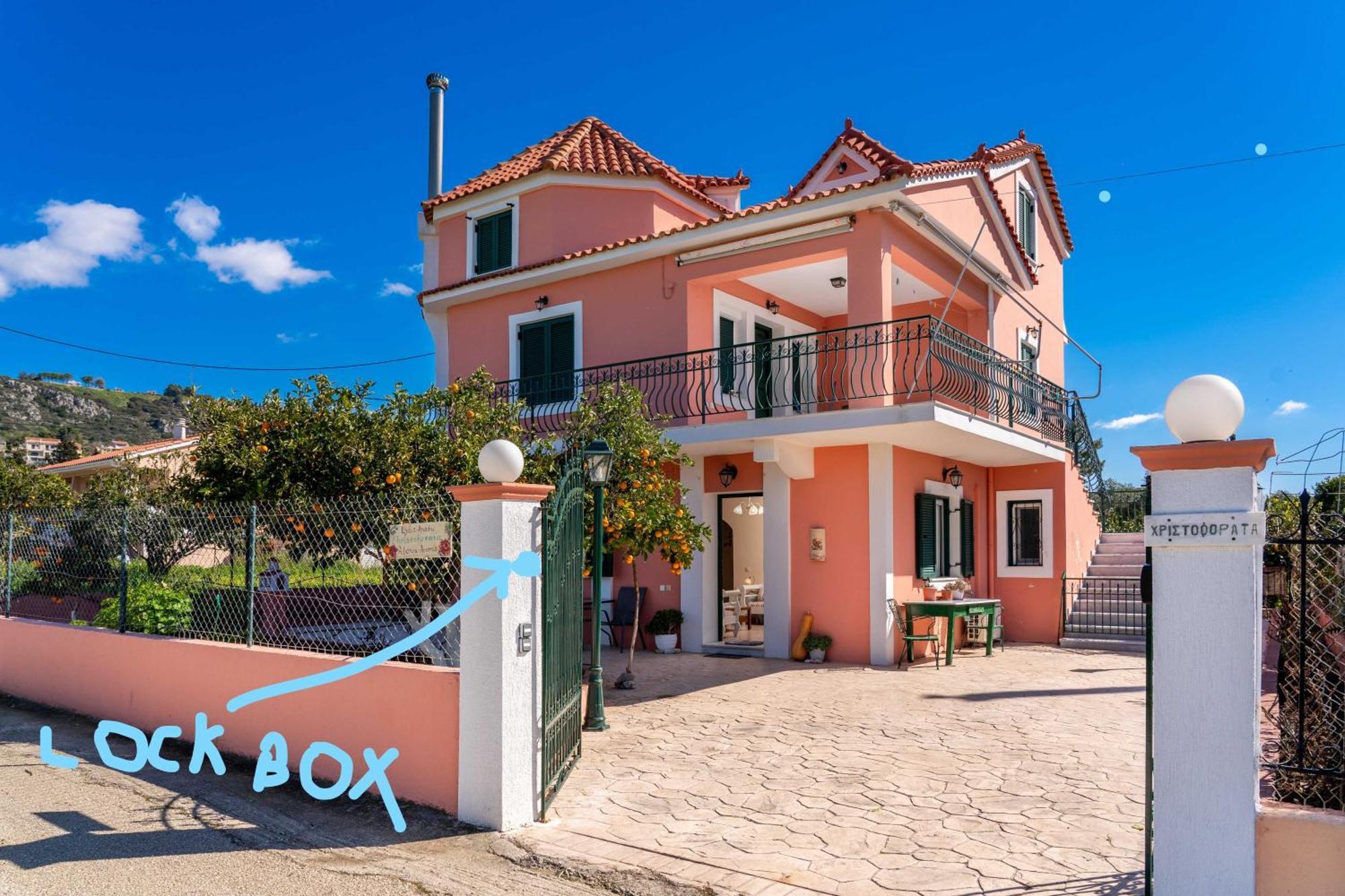 Artemis Superb 2 Bedroom 700 M Away From The *